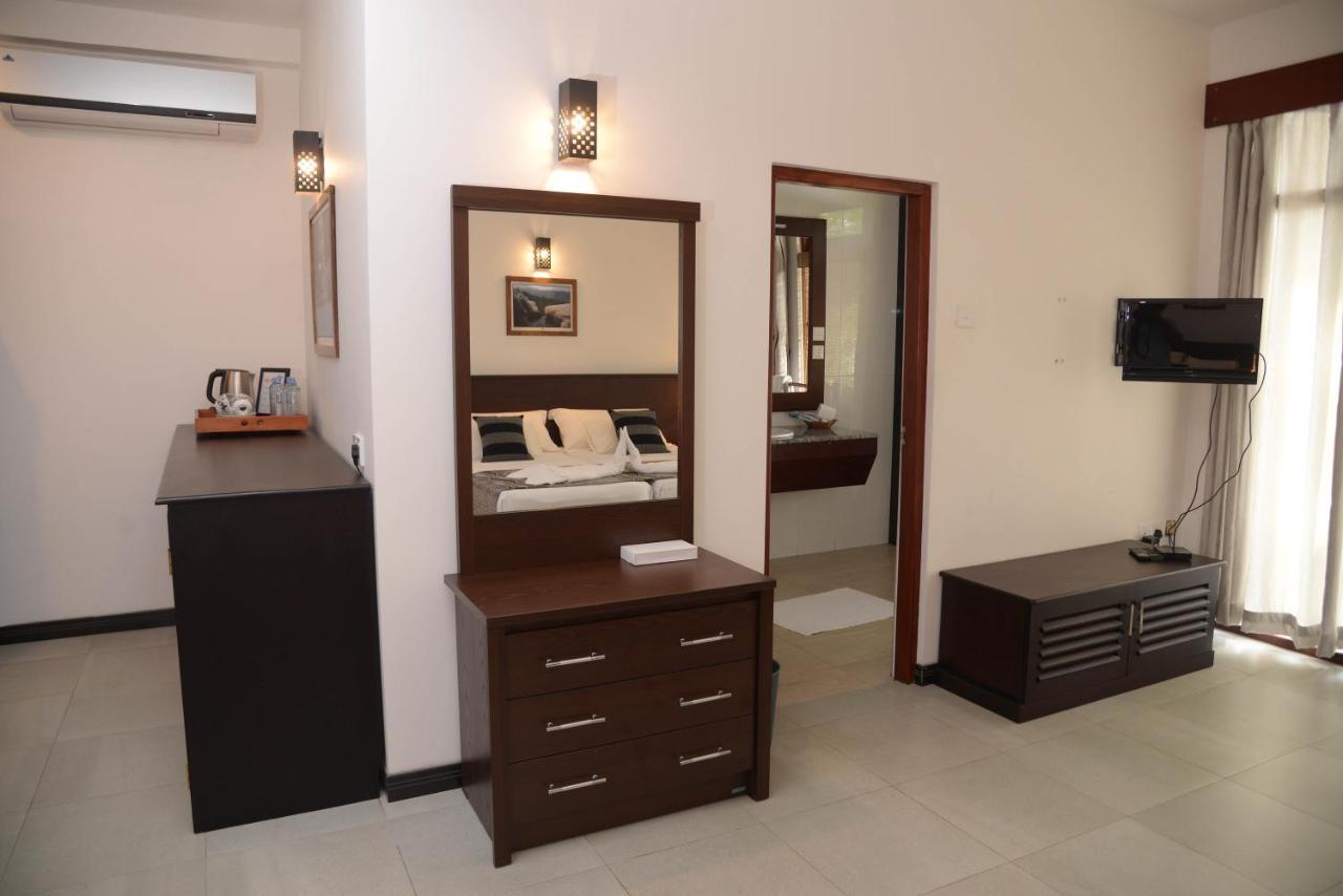 Riverside Inn Fuji Bentota Dış mekan fotoğraf